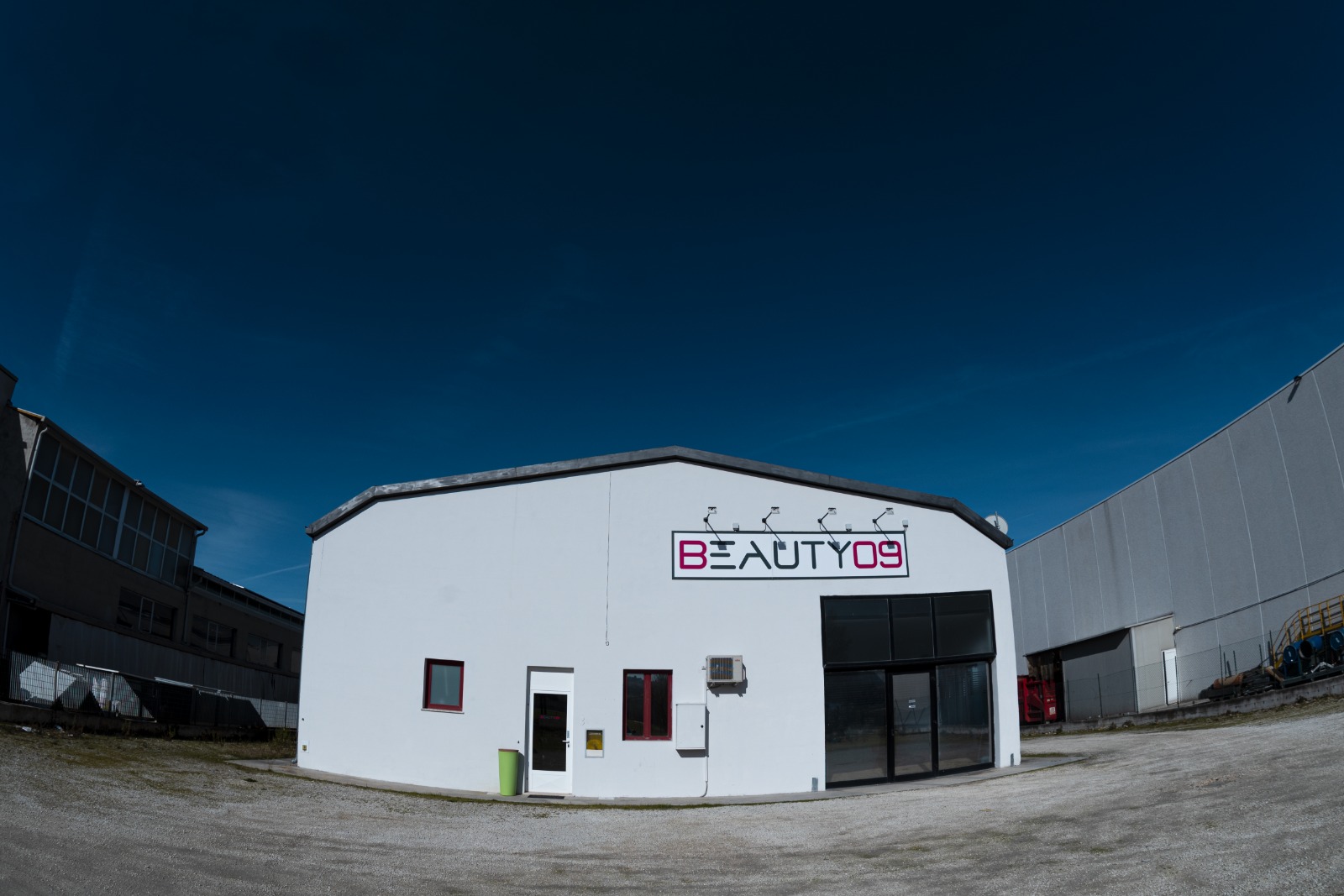 L'esterno della sede didattica Beauty 09 a Recanati